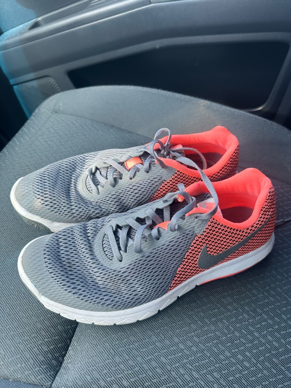 Nike Flex Experience RN 6 running shoes size 9